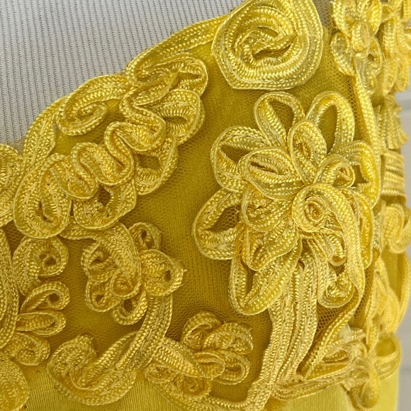 FashQue Stretch Camisole Women's S Bright Yellow w/Lace Tank Top EUC - Picture 4 of 6